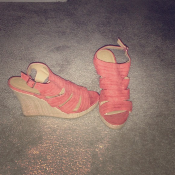 Coral summer/spring wedges