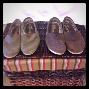 Green and brown used toms. Great bundle