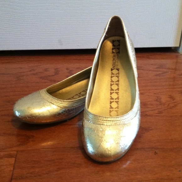 {BUNDLE} Kenneth Cole REACTION gold ballet flats