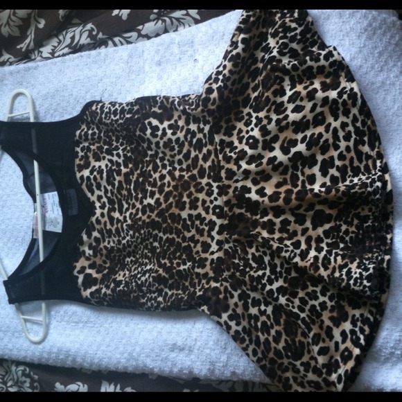 🚫Sold in a bundle🚫Leopard peplum top