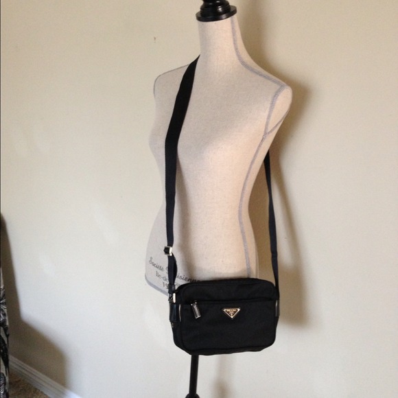 🔴SOLD🔴 Authentic Prada Nylon Crossbody Purse