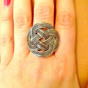 Celtic knot ring