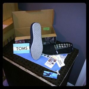NWT TOMS