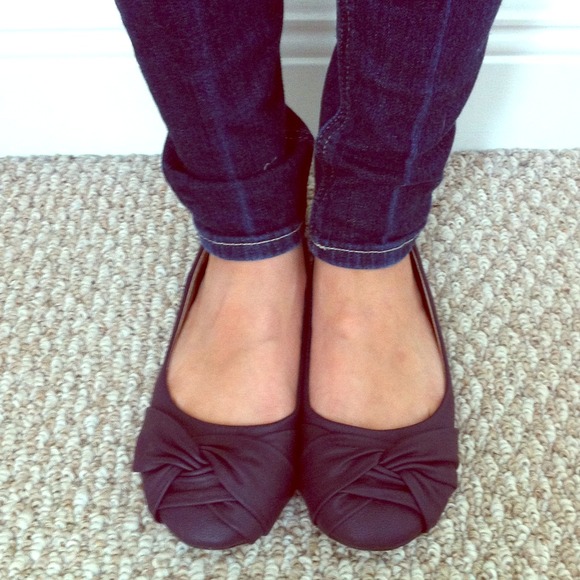 🚫SOLD IN BUNDLE🚫Black Poppy Flats (Pacsun Brand)