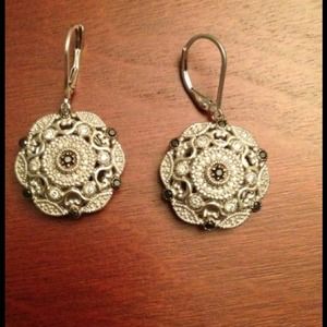 1/2 CT.T.W. Black and White Diamond Medallion