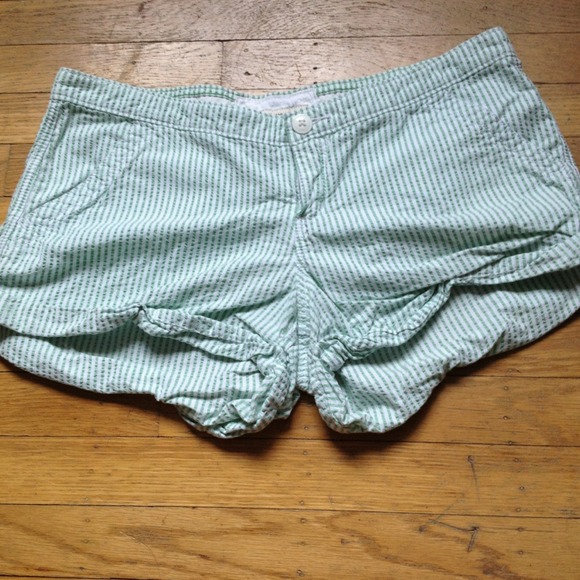 Abercrombie & Fitch seersucker shorts 8