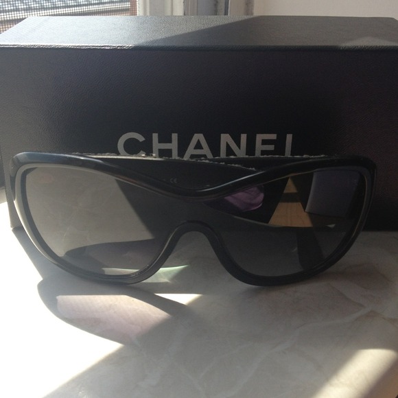 CHANEL Sunglasses - Brand new, never been worn!