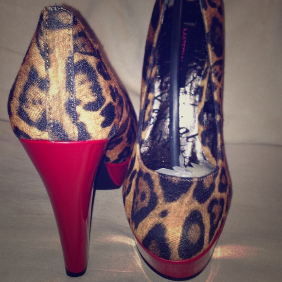 Steve Madden material girl pumps