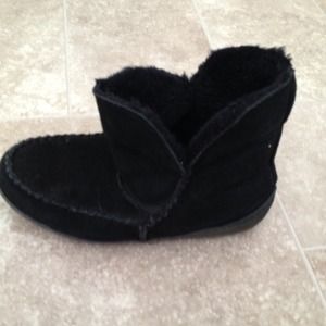 Minnetonka booties black size 7 REDUCED*