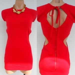 🚫SOLD🚫RED PADDED SHOULDERS