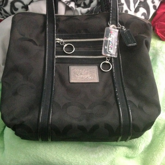 💯 Authentic Coach tote