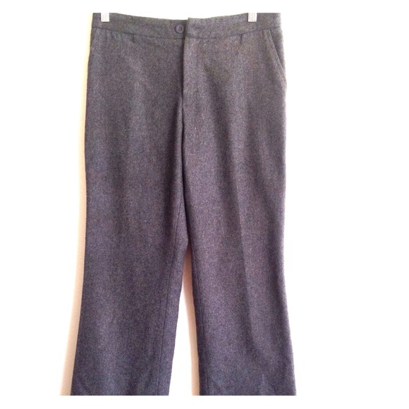 Gap gray straight dress pant....size 6 sheel..