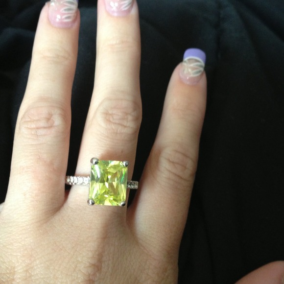 Fashion ring