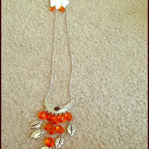 Necklace and earrings set