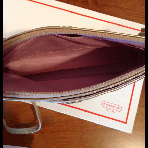 🚫SOLD🚫Beautiful gold Coach large wristlet! - Picture 3 of 4