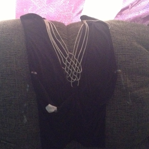 Top - Picture 2 of 2