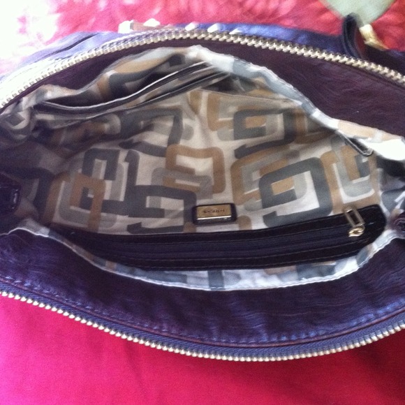 Guess clutch- used once - Picture 2 of 3