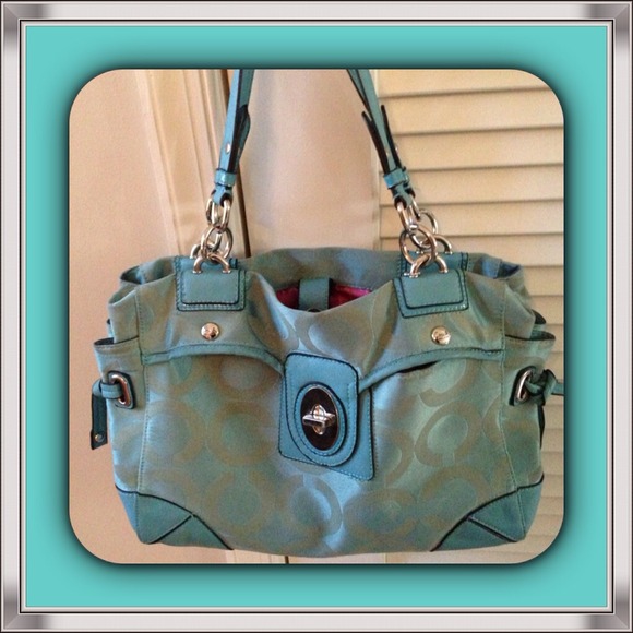 💯% authentic coach bag