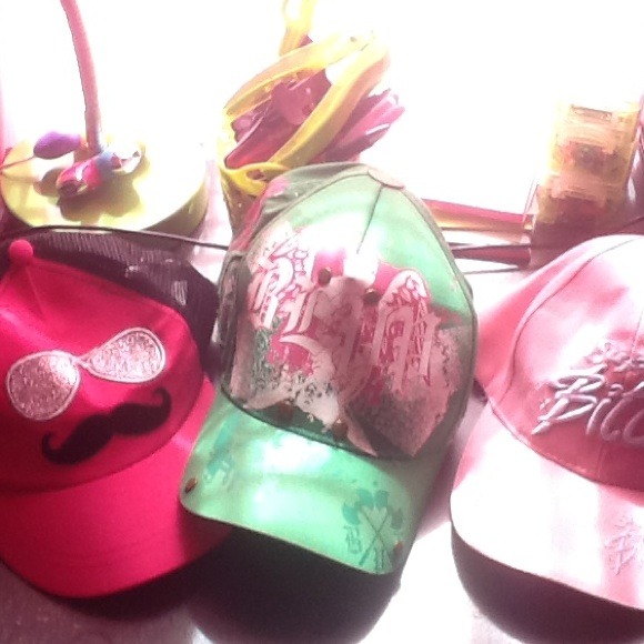 Three cute summer hates