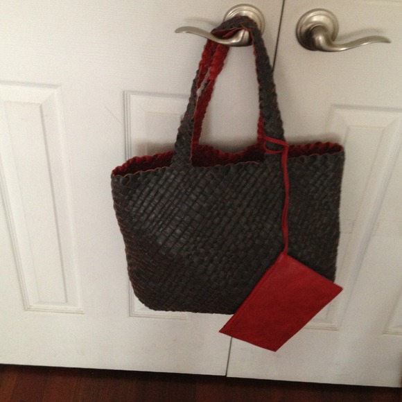 Reversible leather tote