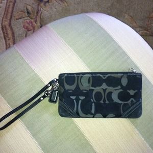 ❌SOLD❌  Authentic COACH wristlet
