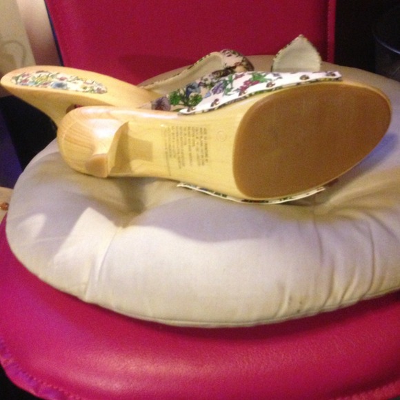 Wooden cloth mules - Picture 2 of 2