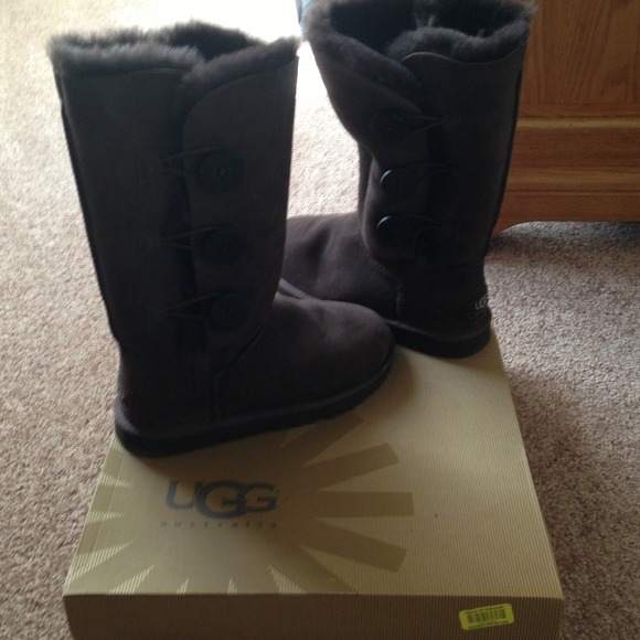 Chocolate brown bailey button (classic tall)