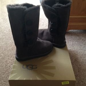 Chocolate brown bailey button (classic tall)