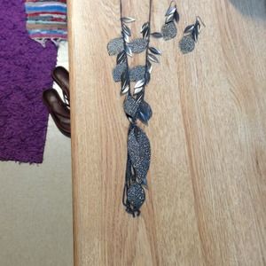 Dark silver long necklace with earrings