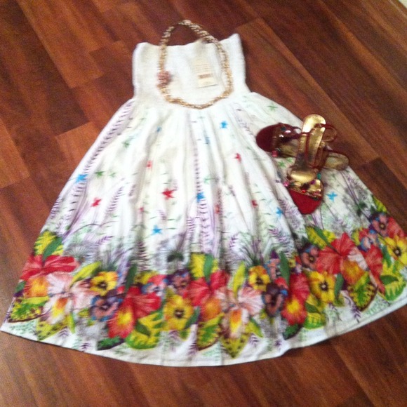 👒Beautiful strapless dress reserved