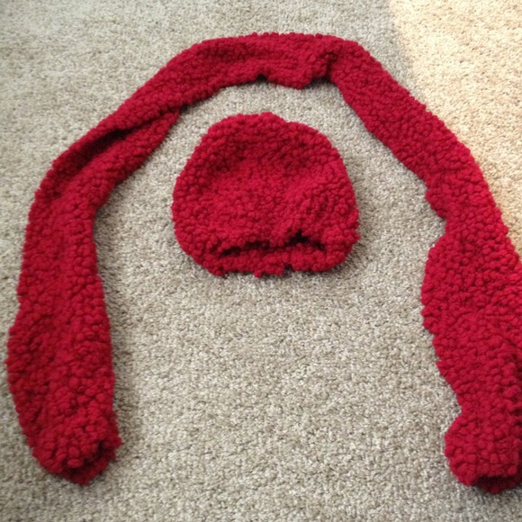 Red scarf and hat/toboggan