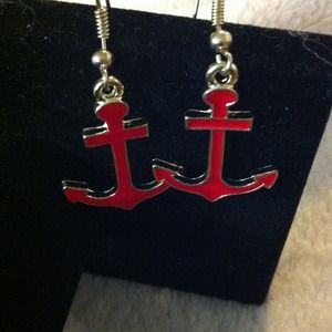 🚫bundled. sold. Red anchor earrings