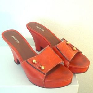 Orange women's max studio sandals