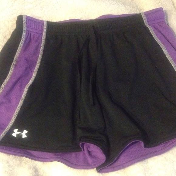 ❌SOLD❌Under Armour Shorts size Medium