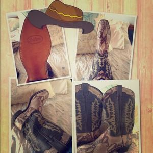 👍HOLD 💯Brown leather Cowgirl Boots!! Giddy Up!