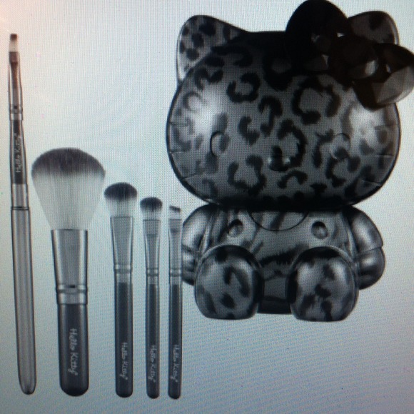 Hello kitty sephora wild things ⚪🔴TRADED🔴⚪