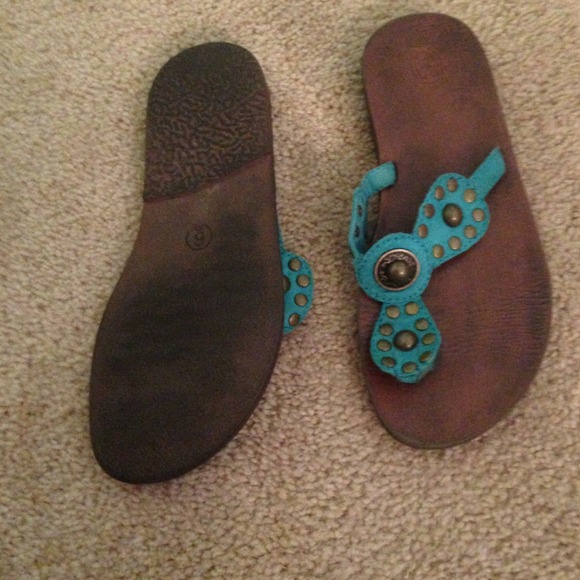 Sandals - Picture 2 of 2
