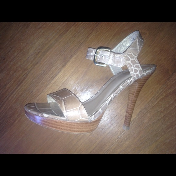 Stuart Weitzman Leather Heel-REDUCED