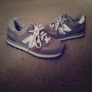 New Balance Tennis Shoes