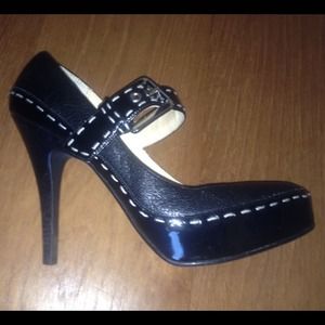 Black Michael Kors Leather Pumps-REDUCED!