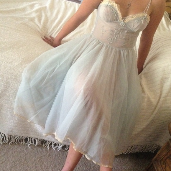 HOST PICK: Vintage Powder Blue Gown and Robe