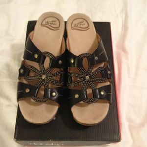 ***SOLD Dansko Sandals