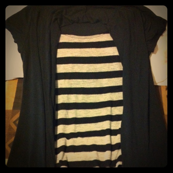 💥Sold💥 Medium Black and gray blouse