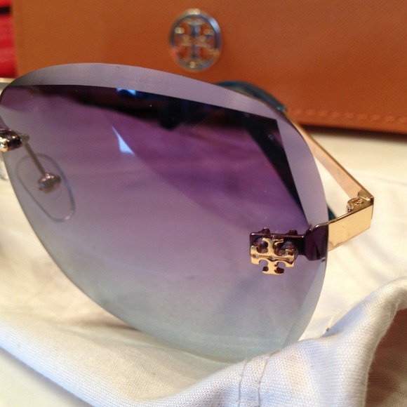 TORY BURCH Sunglasses