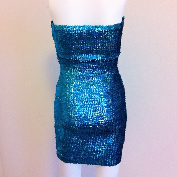 🔻SOLD🔻🎉HP🎉Bling Blueish Dress - Picture 2 of 4