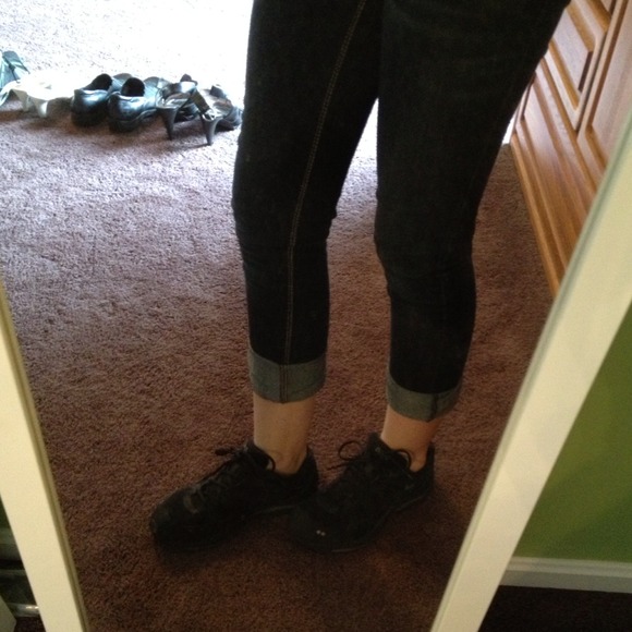 Ryka black tennis shoes.