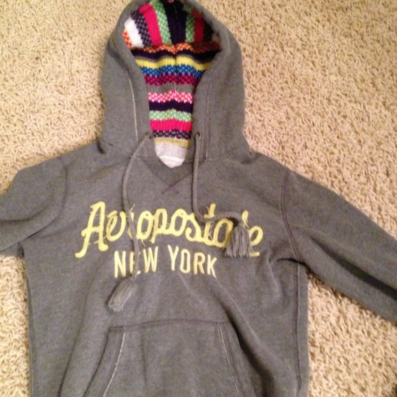 Grey Aeropostale sweatshirt with knitted hood