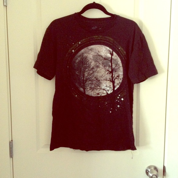**SOLD** Men's moon tshirt!