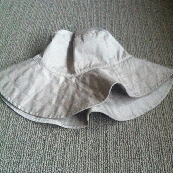 *BUNDLED* Collapsible tan hat