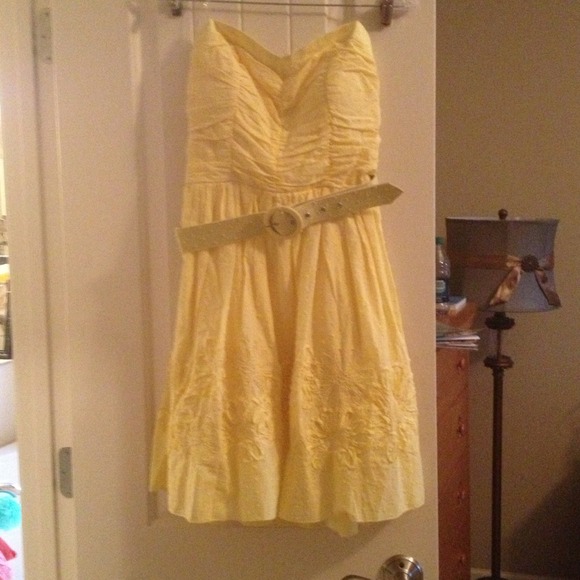 Cute yellow sundress